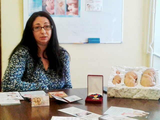 Сімейний психолог, волонтер консультаційного центру «Колиска життя» Богуцька Людмила Вікторівна розповідає студентам про основні напрямки роботи